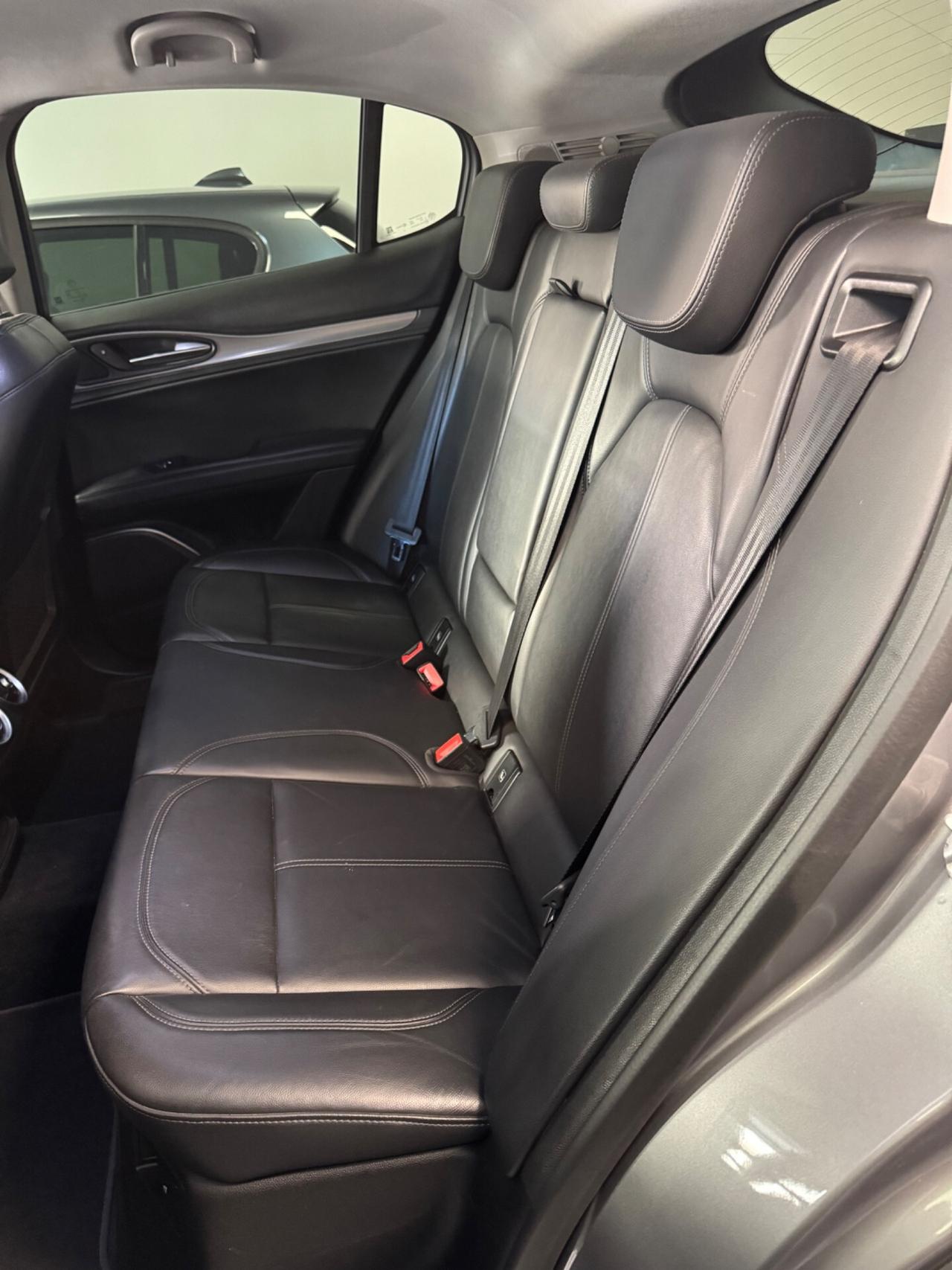 Alfa Romeo Stelvio 2.2 Q4 210 CV Gancio Traino