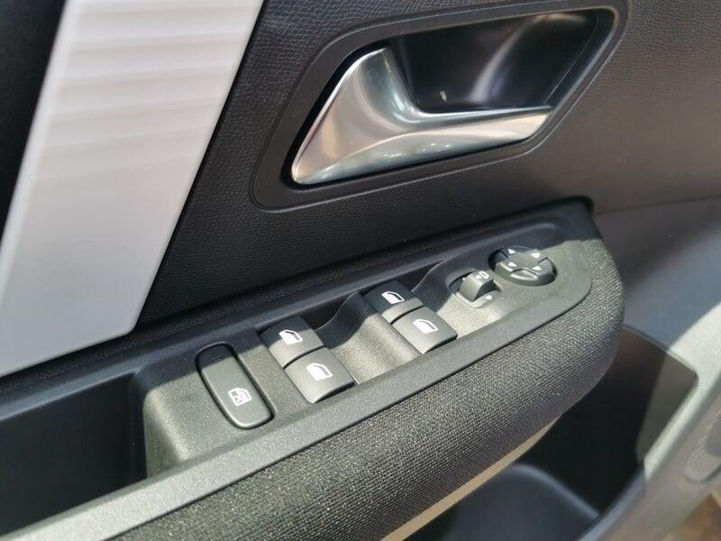Citroën C4 Hybrid 136 e-DCS6 Plus