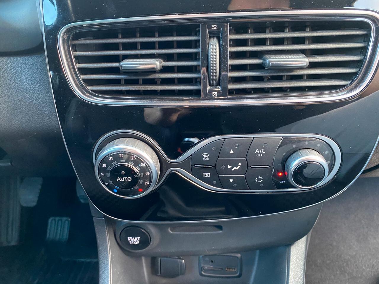 Renault Clio dCi 8V 90 CV 5 porte Moschino Intens