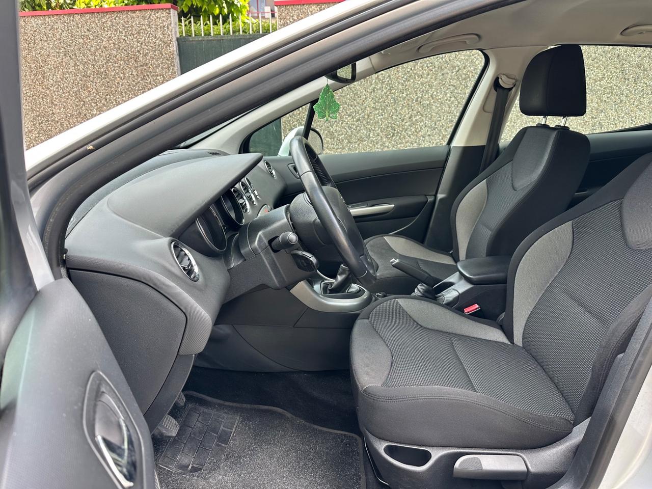 Peugeot 308 1.6 VTi 120CV 5p. - Euro 5 - ok neopatentati
