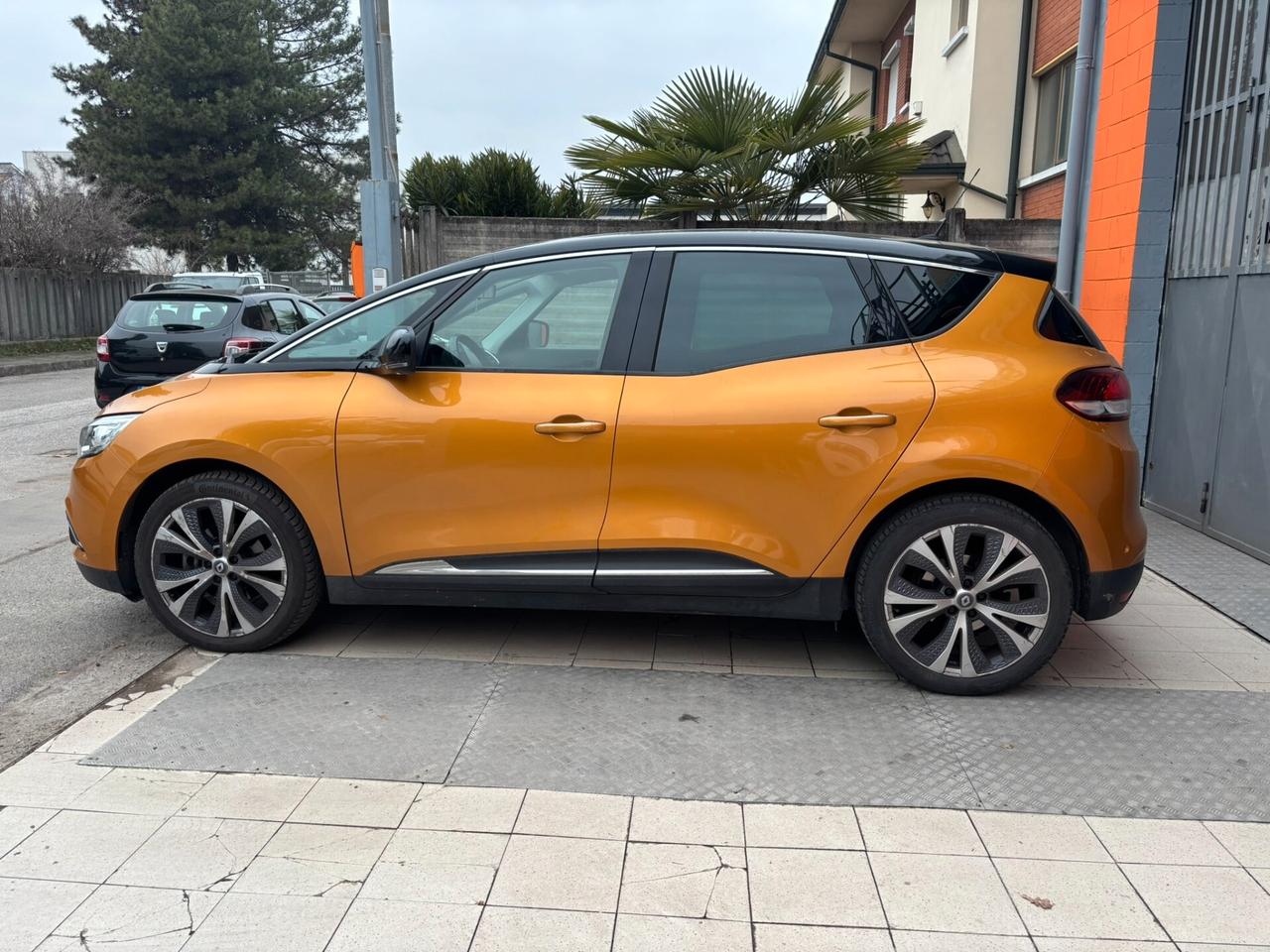 Renault Scenic Scénic dCi 8V 110 CV EDC Energy Bose