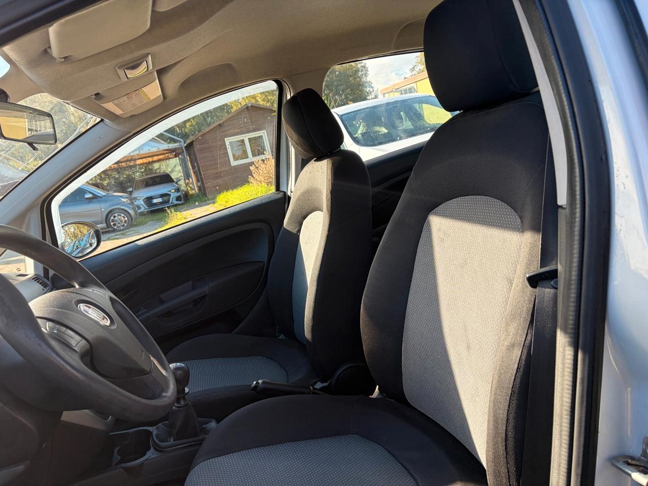 FIAT GRANDE PUNTO 1.2 69CV 66.000 KM ANNO 2013