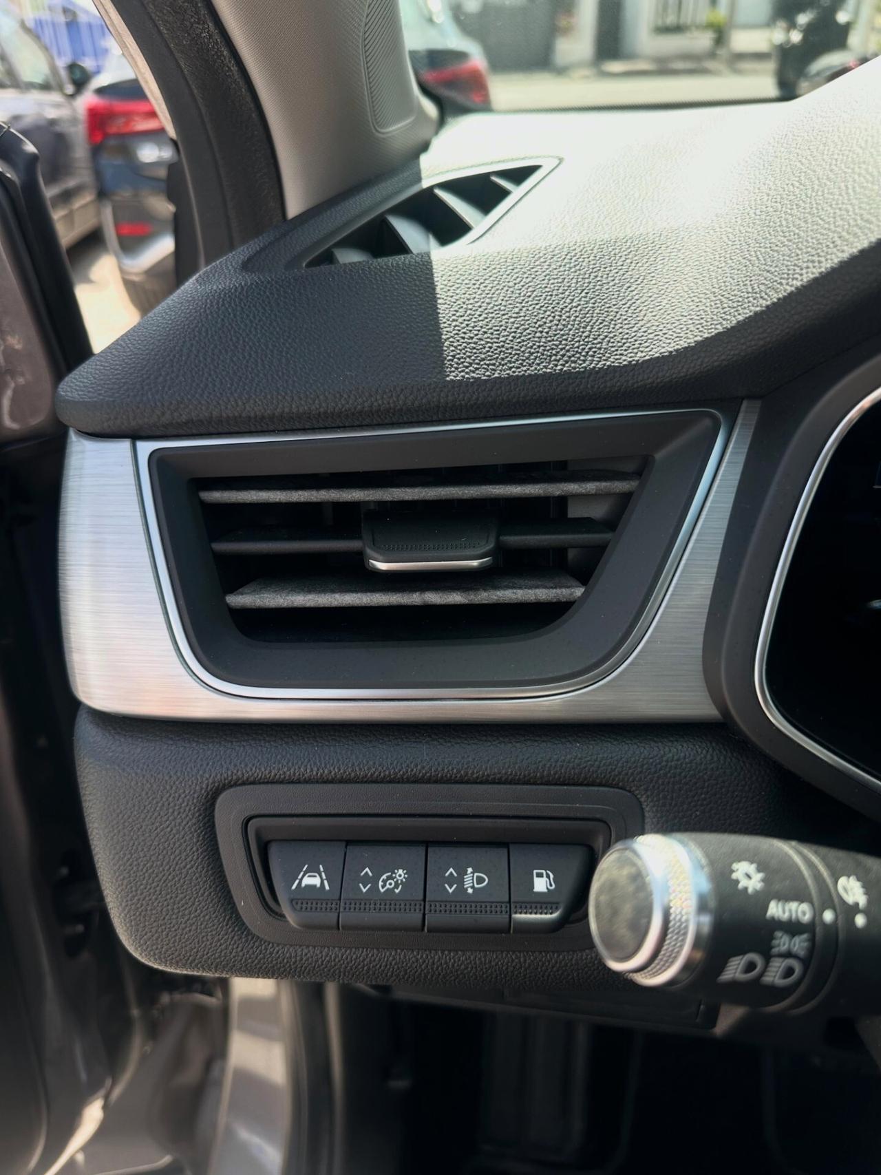 Renault Captur Plug-in Hybrid E-Tech 160 CV Initiale Paris