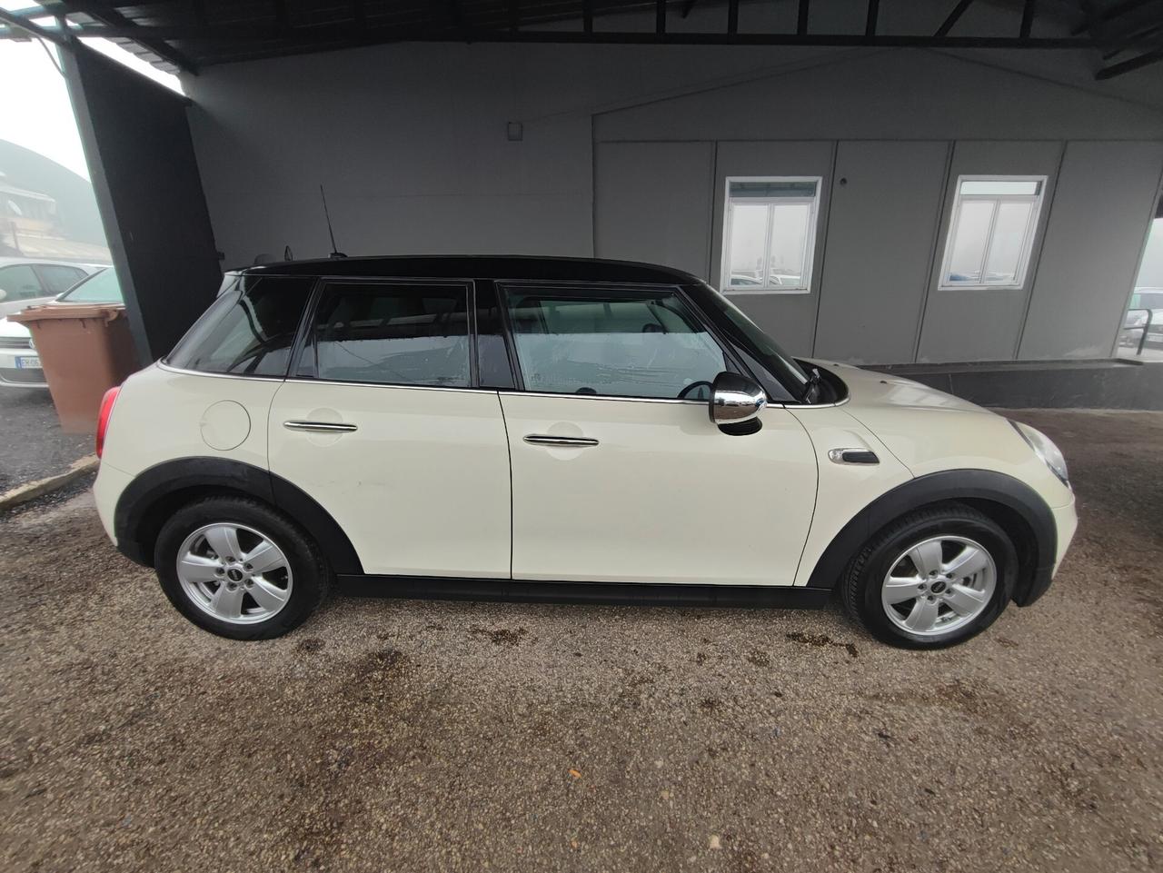 Mini 1.5 Cooper D Business XL 5 porte