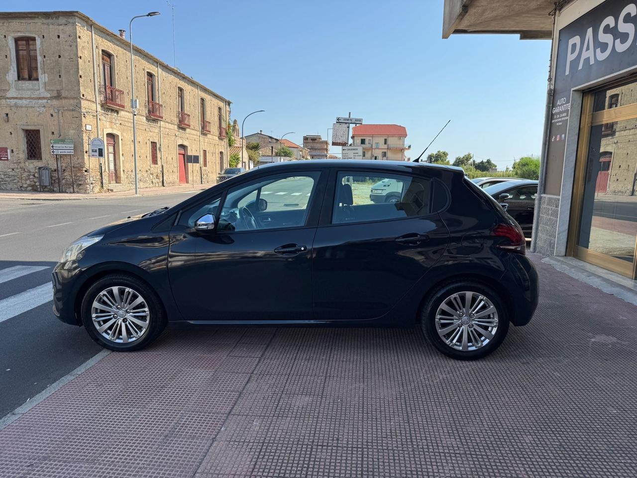 Peugeot 208 BlueHDi 75 5 porte Allure