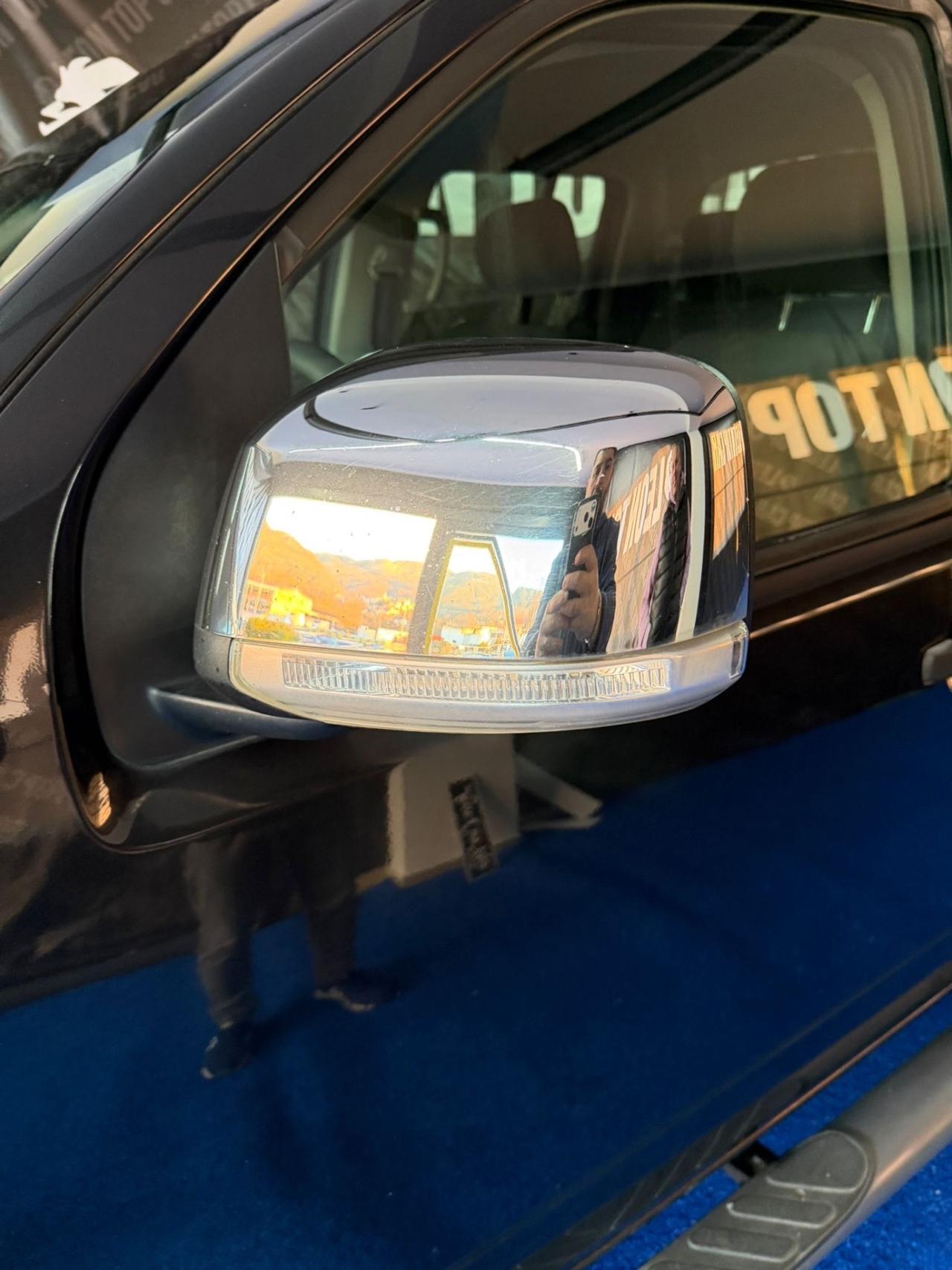 Nissan Navara 2.5 dCi 4 porte Double Cab 4x4