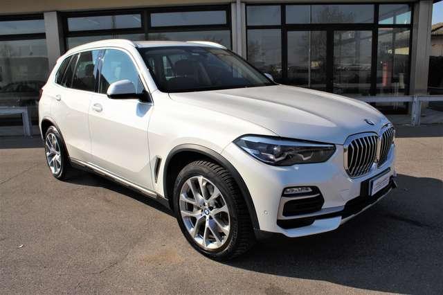 BMW X5 xDrive 45e PLUG-IN HYBRID visibile in sede