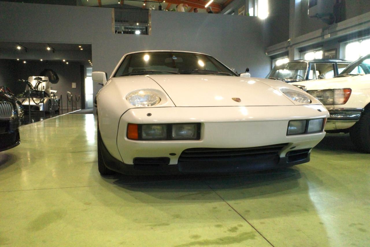Porsche 928S 1984