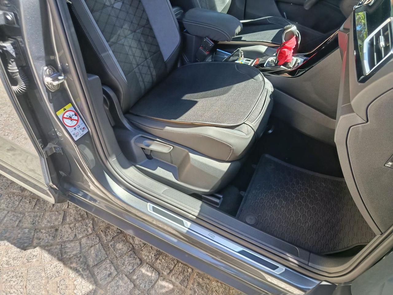Volkswagen T-Roc R Line Plus 1.5 TSI #10942