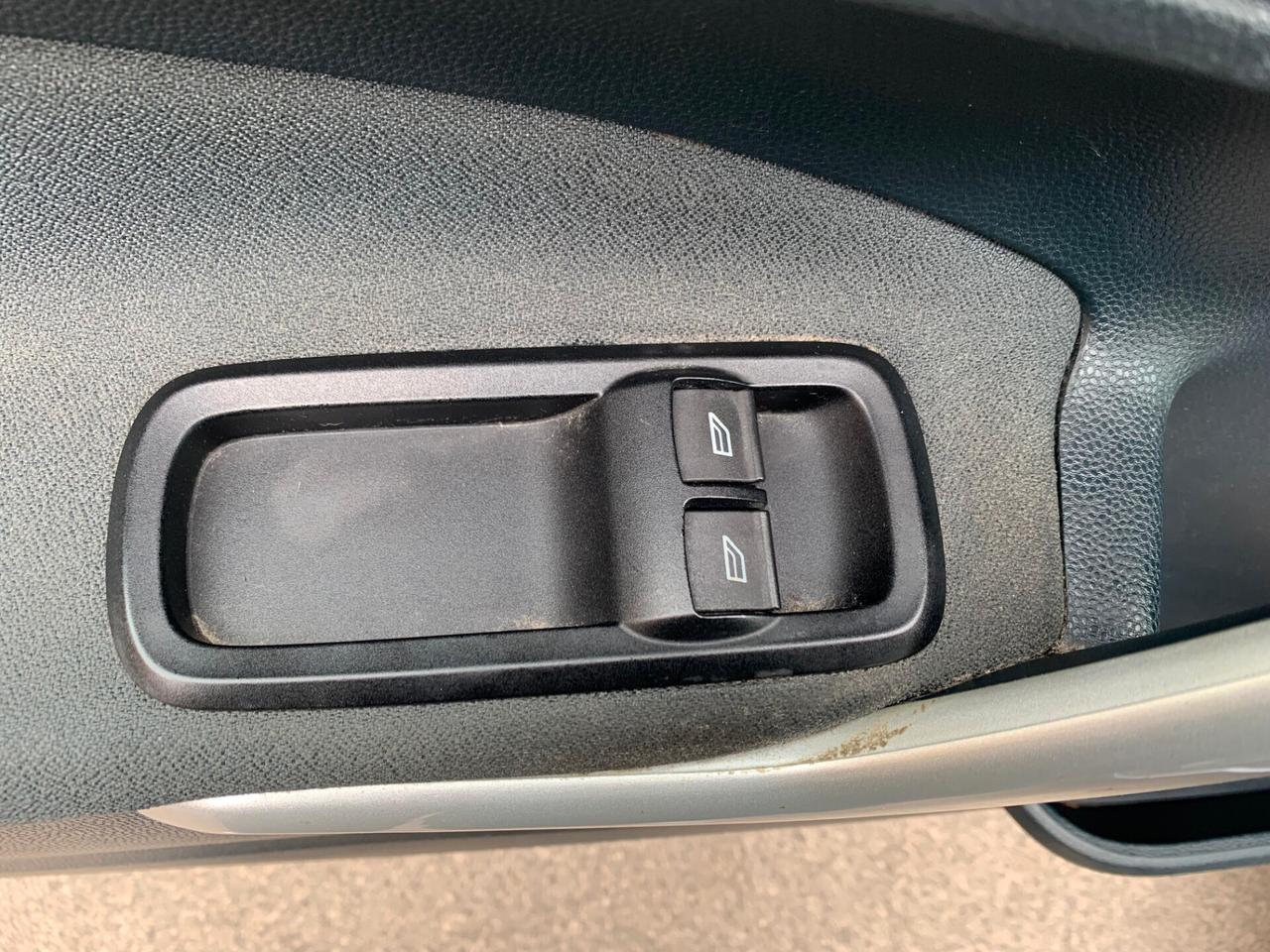 Ford Fiesta 1.6 TDCi 95CV 3 porte Titanium