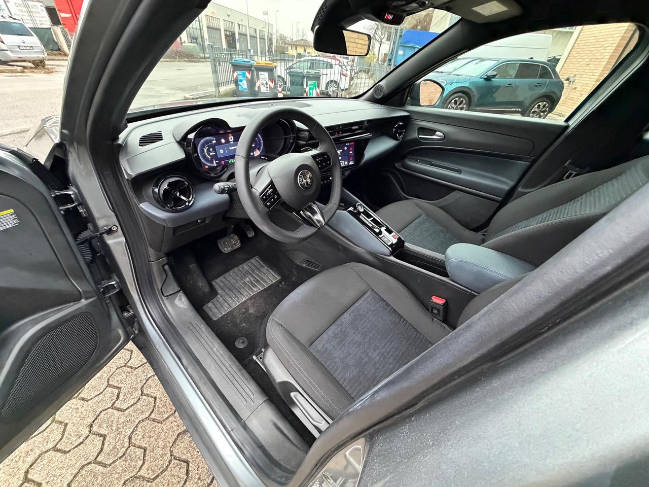 Alfa Romeo Junior 1.2 136 CV Hybrid eDCT6