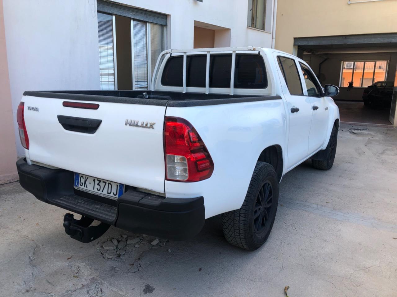 Toyota Hilux 2.4 D-4D 4WD 4 porte Double Cab Lounge