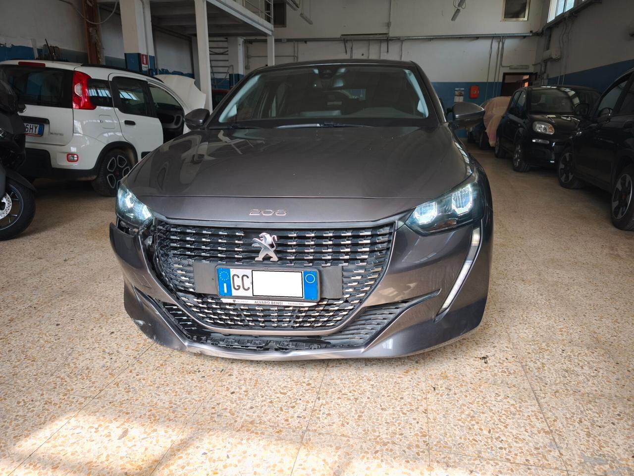 Peugeot 208 PURE TECH INCIDENTATA