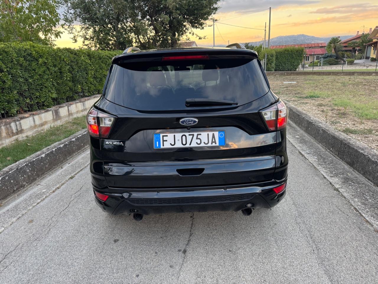 Ford Kuga 1.5 TDCI 120 CV S&S 2WD ST-Line
