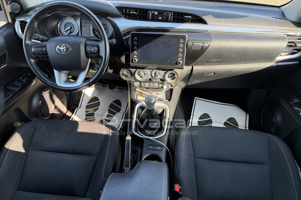 TOYOTA Hilux 2.8 D 4WD 4 porte Double Cab Lounge
