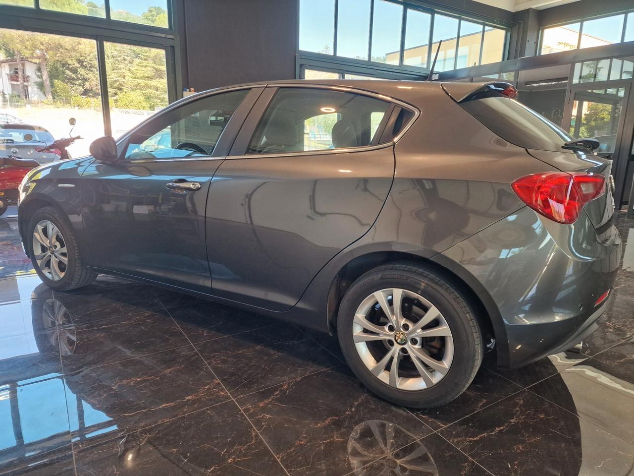 Alfa Romeo Giulietta 1.6 JTDm-2 105 CV Exclusive
