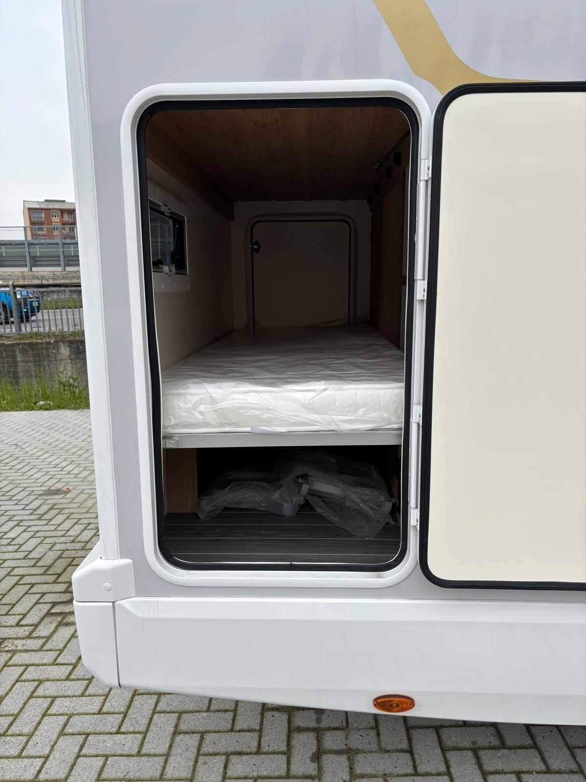 Ci International Horon 77 camper