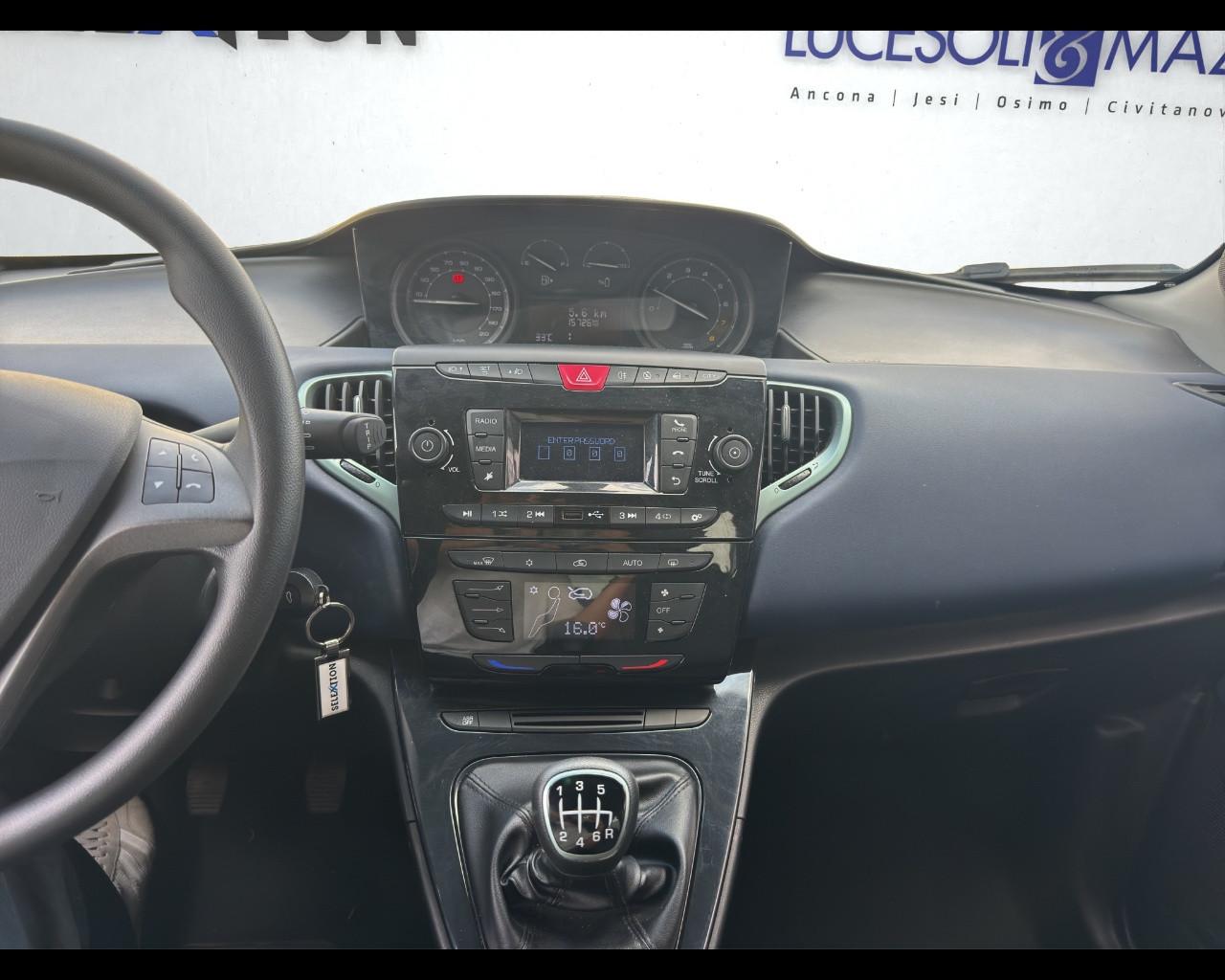 LANCIA Ypsilon 3ª serie - Ypsilon 1.0 FireFly 5 porte S&S Hybrid Oro