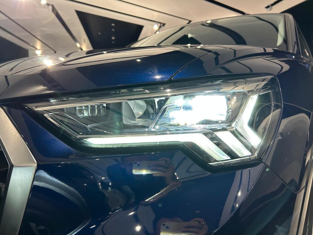 Audi Q3 45 TFSI e S tronic Business