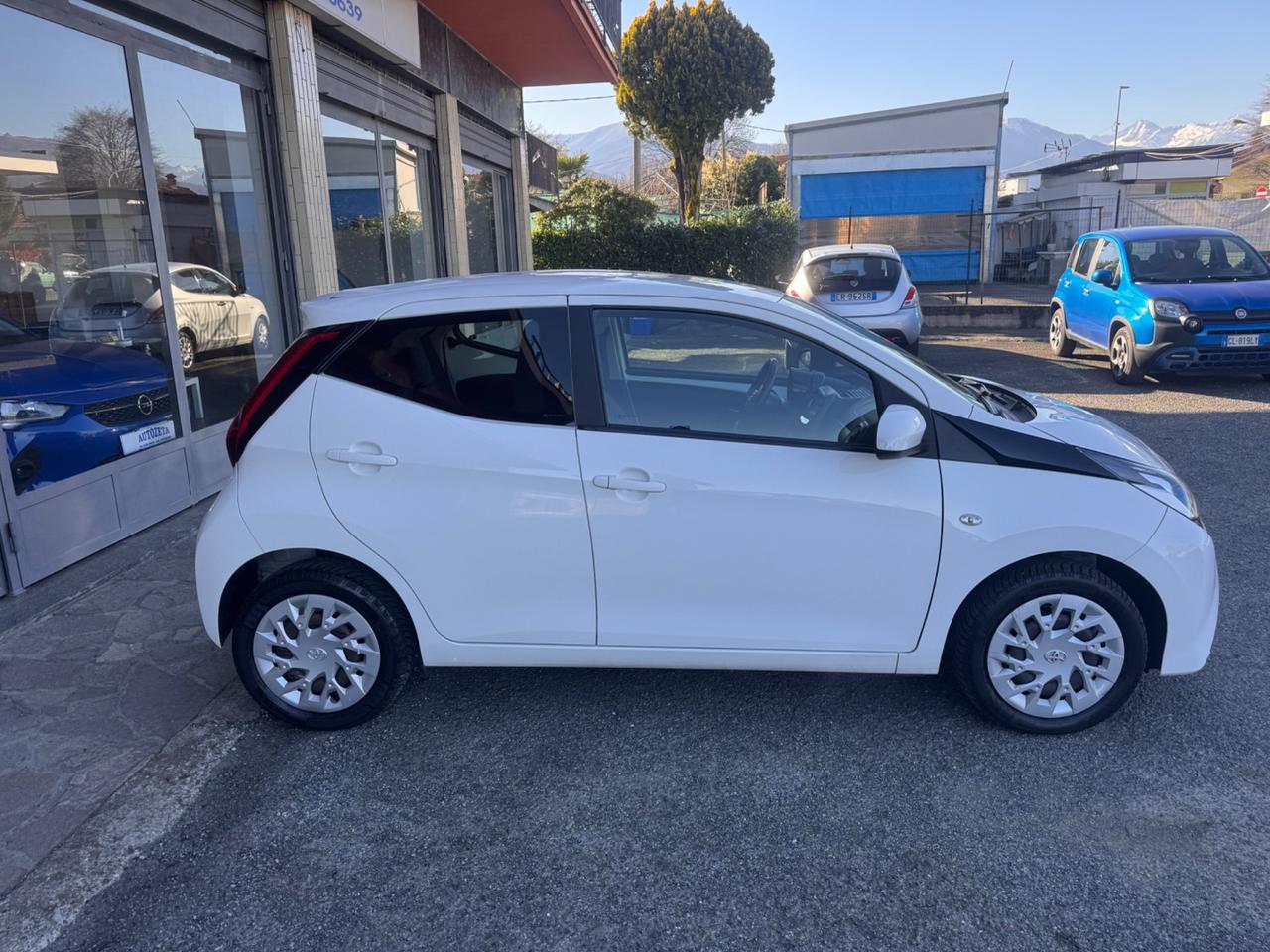 Toyota Aygo 1.0 72 CV 5 porte x-play