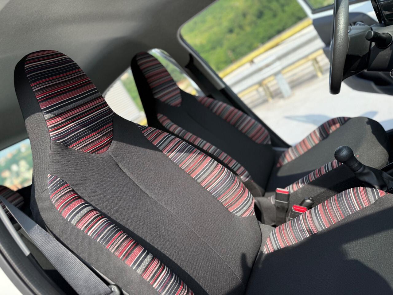 Citroen C1 VTi 72 CV 5 porte pari al nuovo km 0