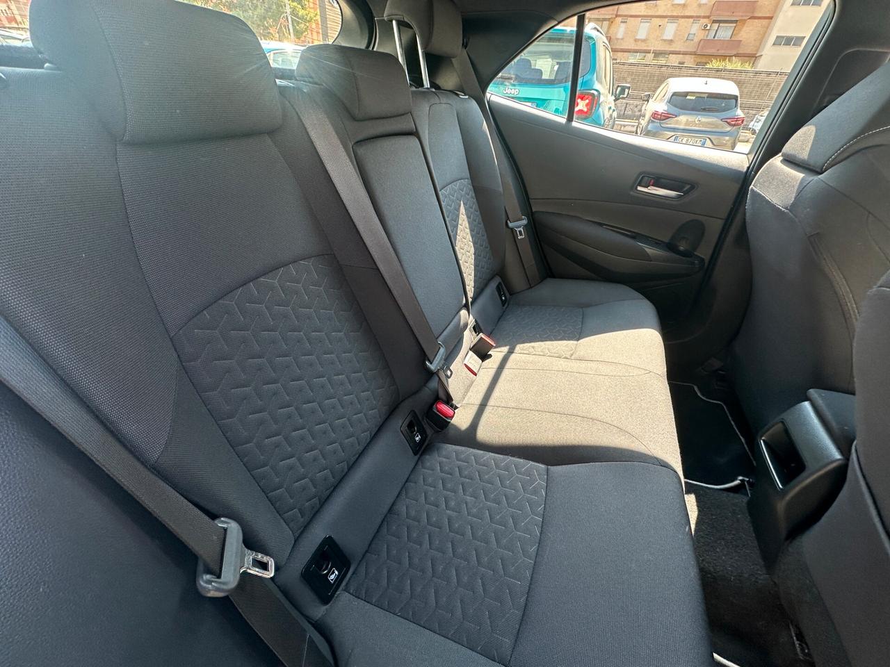 Toyota Corolla 2.0 Hybrid Business