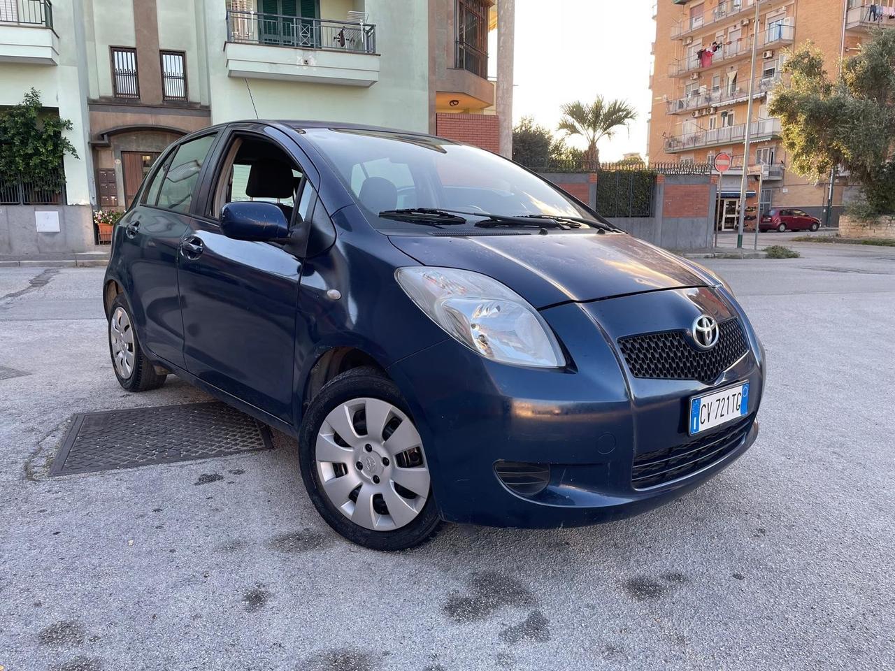 Toyota Yaris Restayling 1.0benz Full soli 150milaKM 5porte