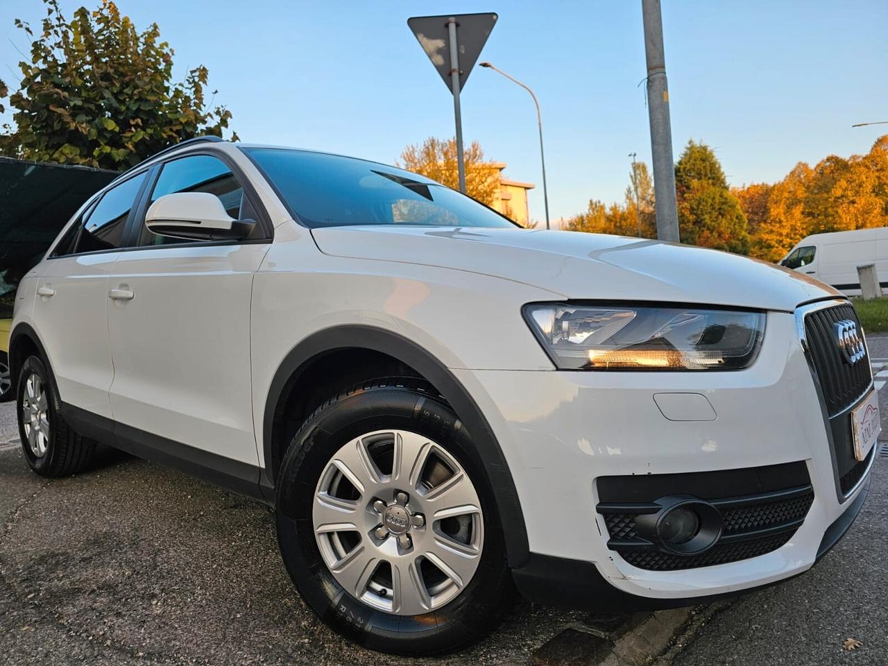Audi Q3 2.0 TDI 140cv Business*Navi*Pdc*Unipro*Euro5