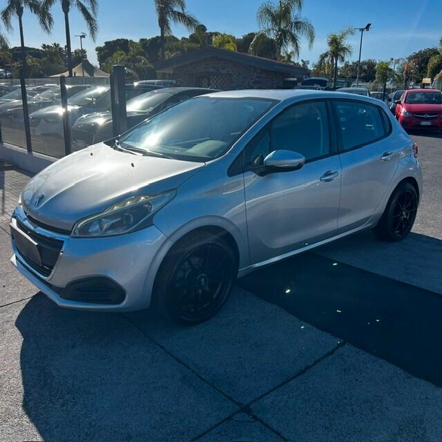 Peugeot 208 BlueHDi 75 5 porte Allure