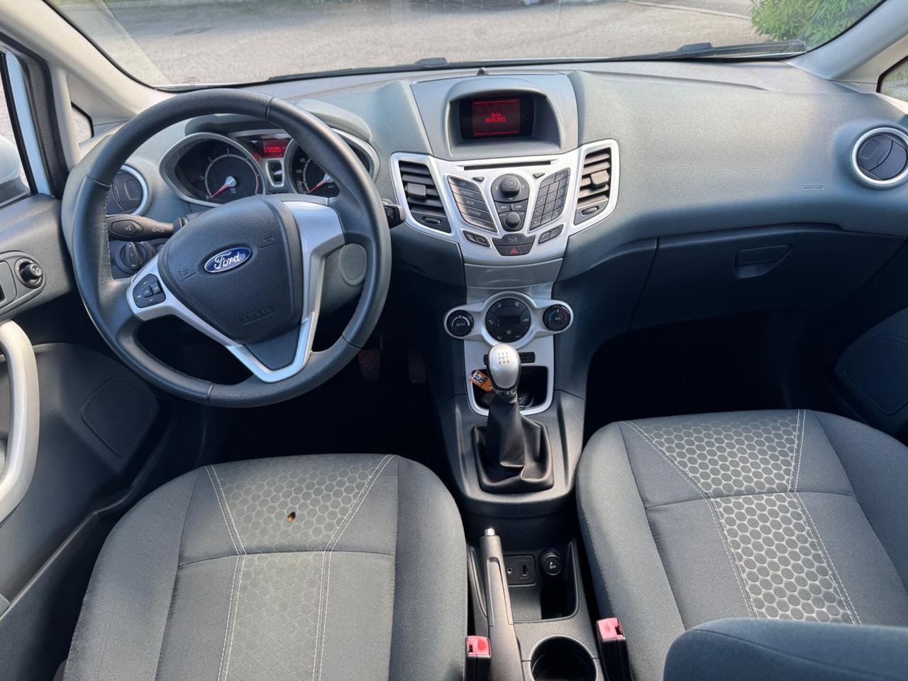 Ford Fiesta 1.4 TDCi 70CV 5 porte Titanium
