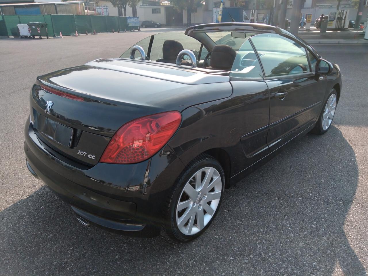 Peugeot 207 1.6 HDi 110CV CC Roland Garros anche per neopatentati