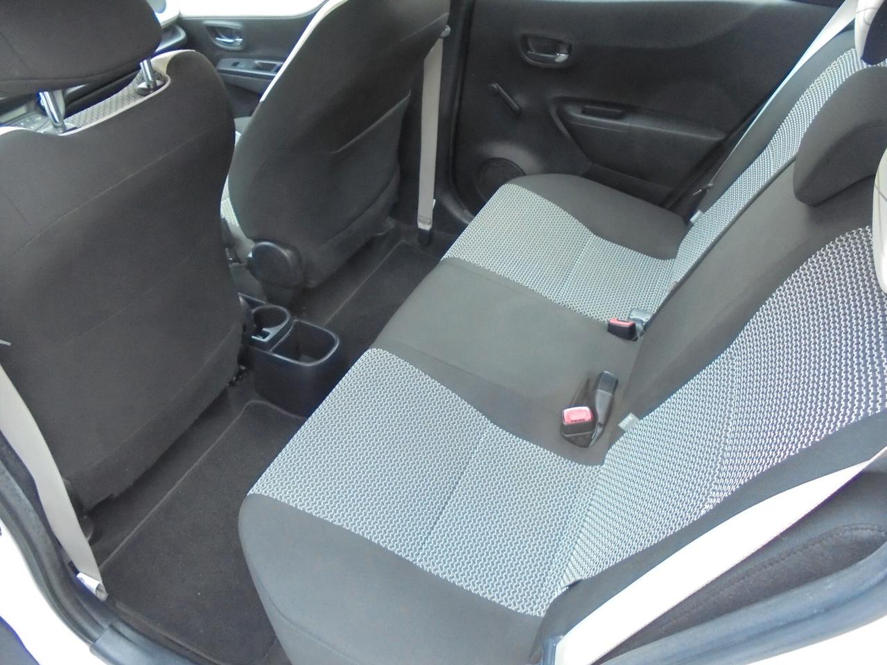 TOYOTA YARIS 1.4 D-4D 5P LOUNGE – UNIPROPRIETARIO-