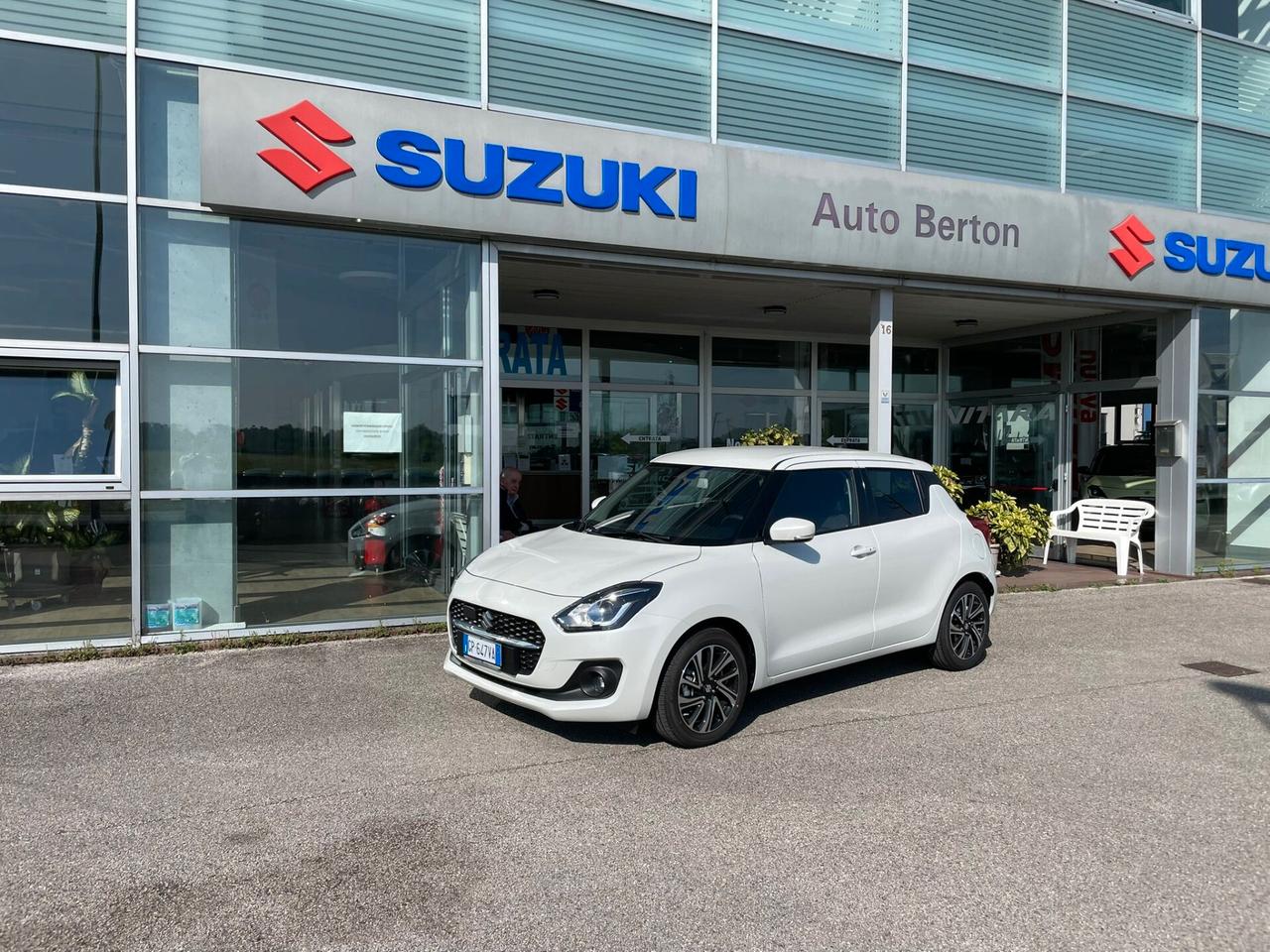 Suzuki Swift 1.2 Hybrid Top