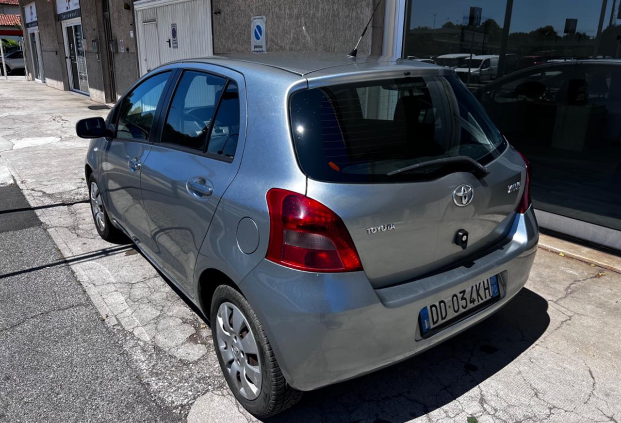Toyota Yaris 1.0 5 porte Sol