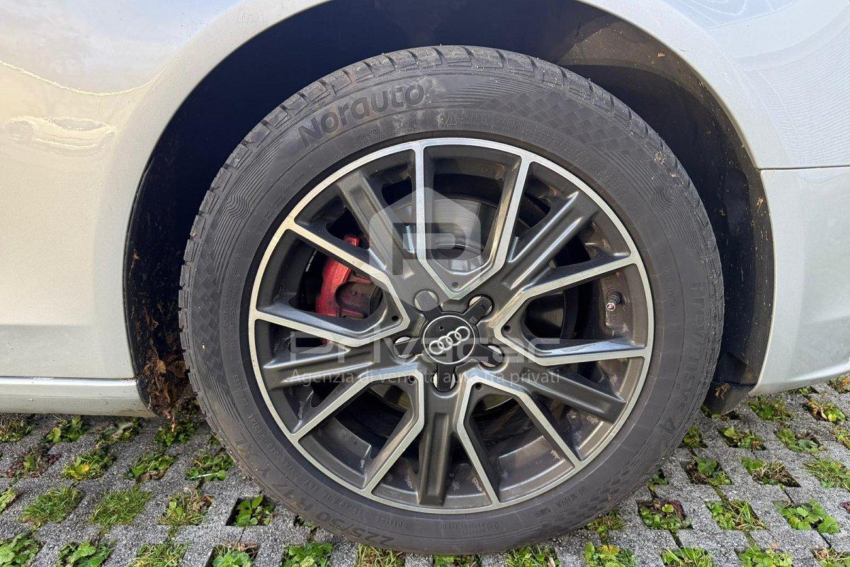 AUDI A4 1.8 TFSI 120 CV Ambiente