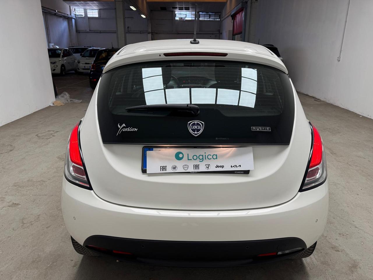LANCIA Ypsilon III 2021 - Ypsilon 1.0 firefly hybrid Silver s&s 70c