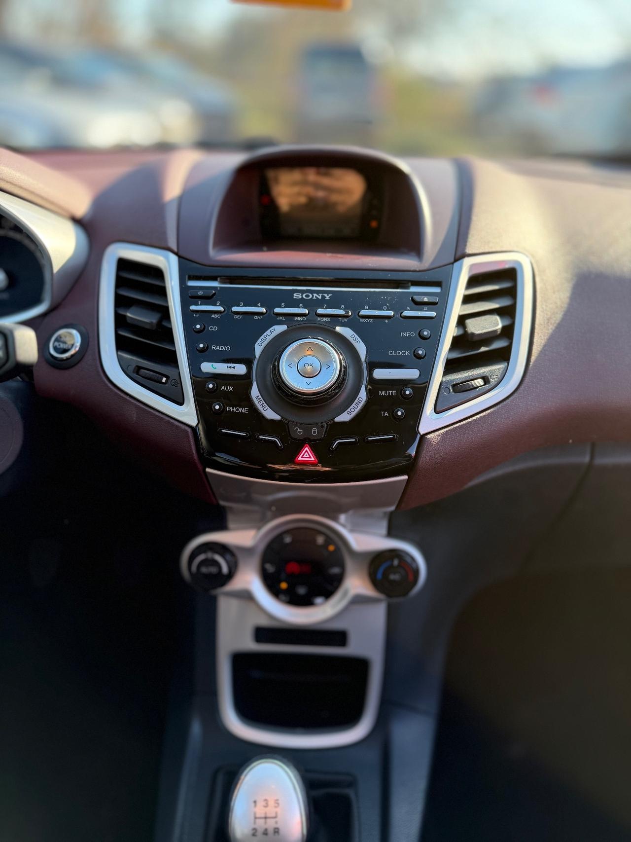 Ford Fiesta 1.4 TDCi (120.000KM) NEOPATENTATI