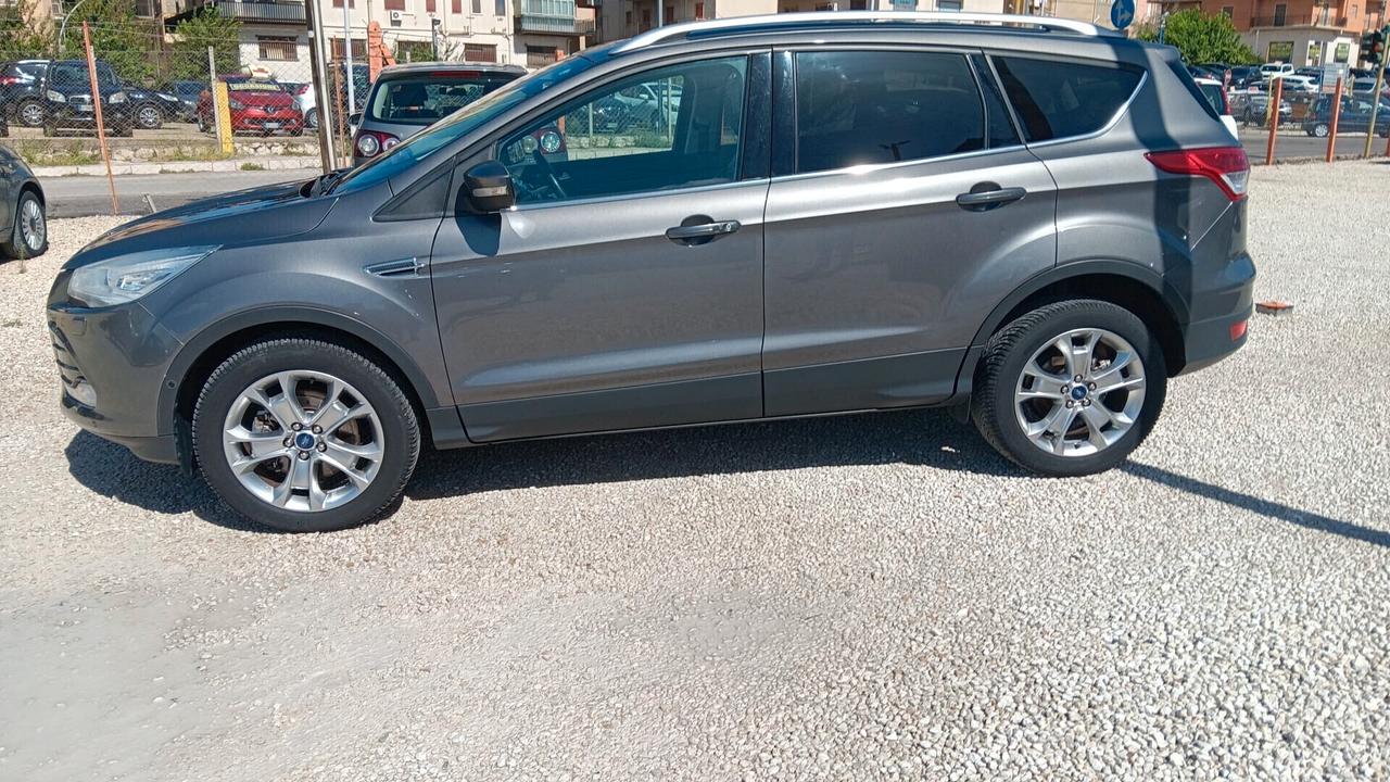 Ford Kuga 2.0 TDCI 163 CV 4WD Powershift Titanium