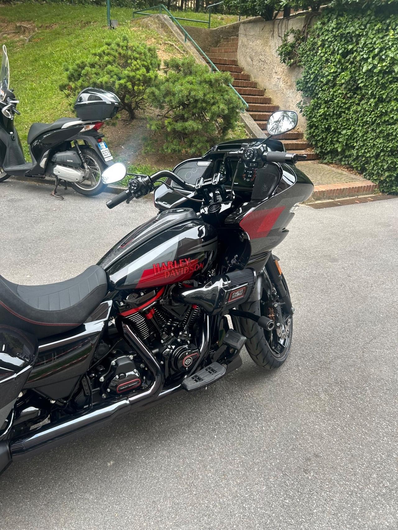Harley-davidson Road Glide C.V.O. Gilde cvo st