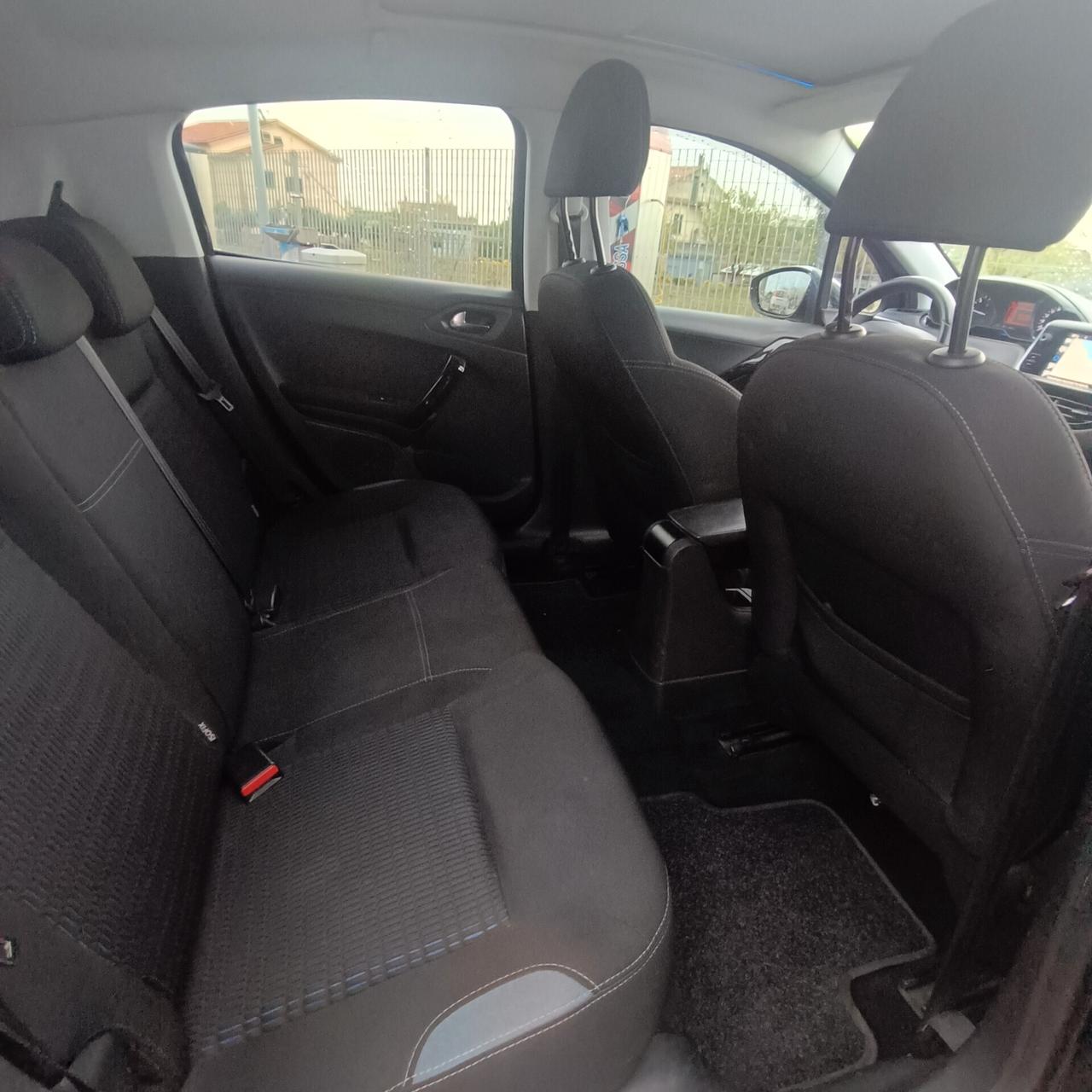 Peugeot 208 1.4 HDi 68 CV 3 porte Allure