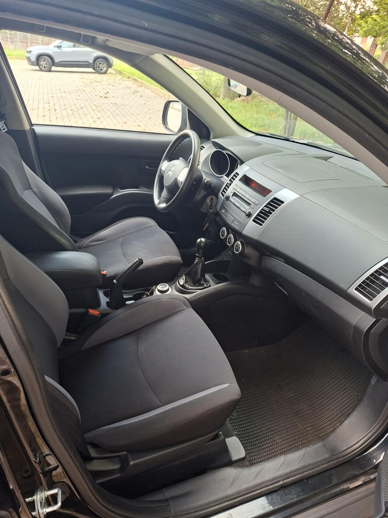 Mitsubishi Outlander 2.0 DI-D Invite DPF