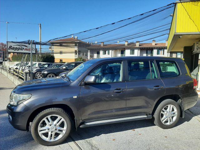 TOYOTA Land Cruiser V8 4.5 D4-D 5 posti N°DW953