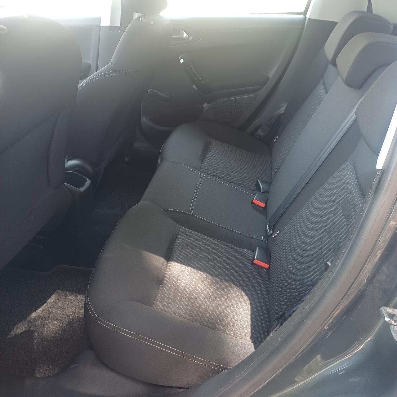 Peugeot 208 PureTech 82 5 porte Allure