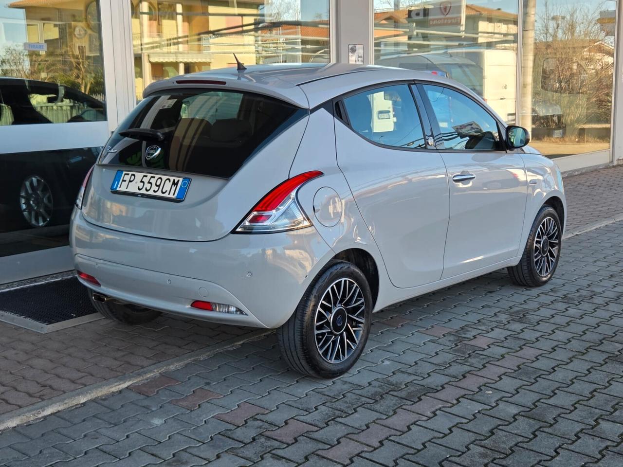 Lancia Ypsilon 1.2 69 CV 5 porte GPL Ecochic Gold