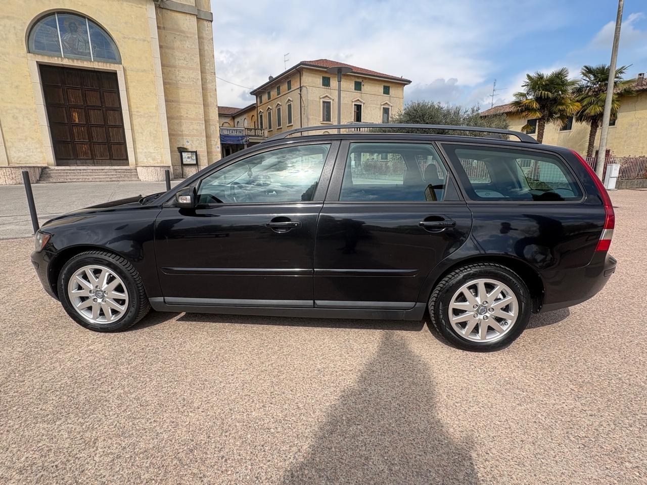 Volvo V50 D anno 2012 pronta a uso ok neo patentati
