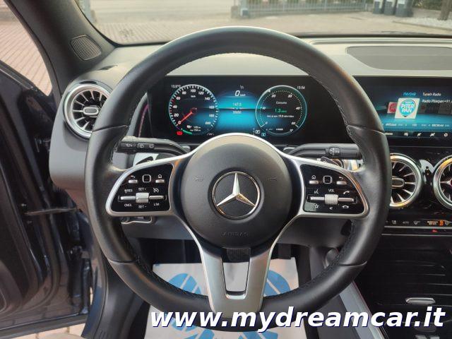 MERCEDES-BENZ EQB 300 4Matic Premium