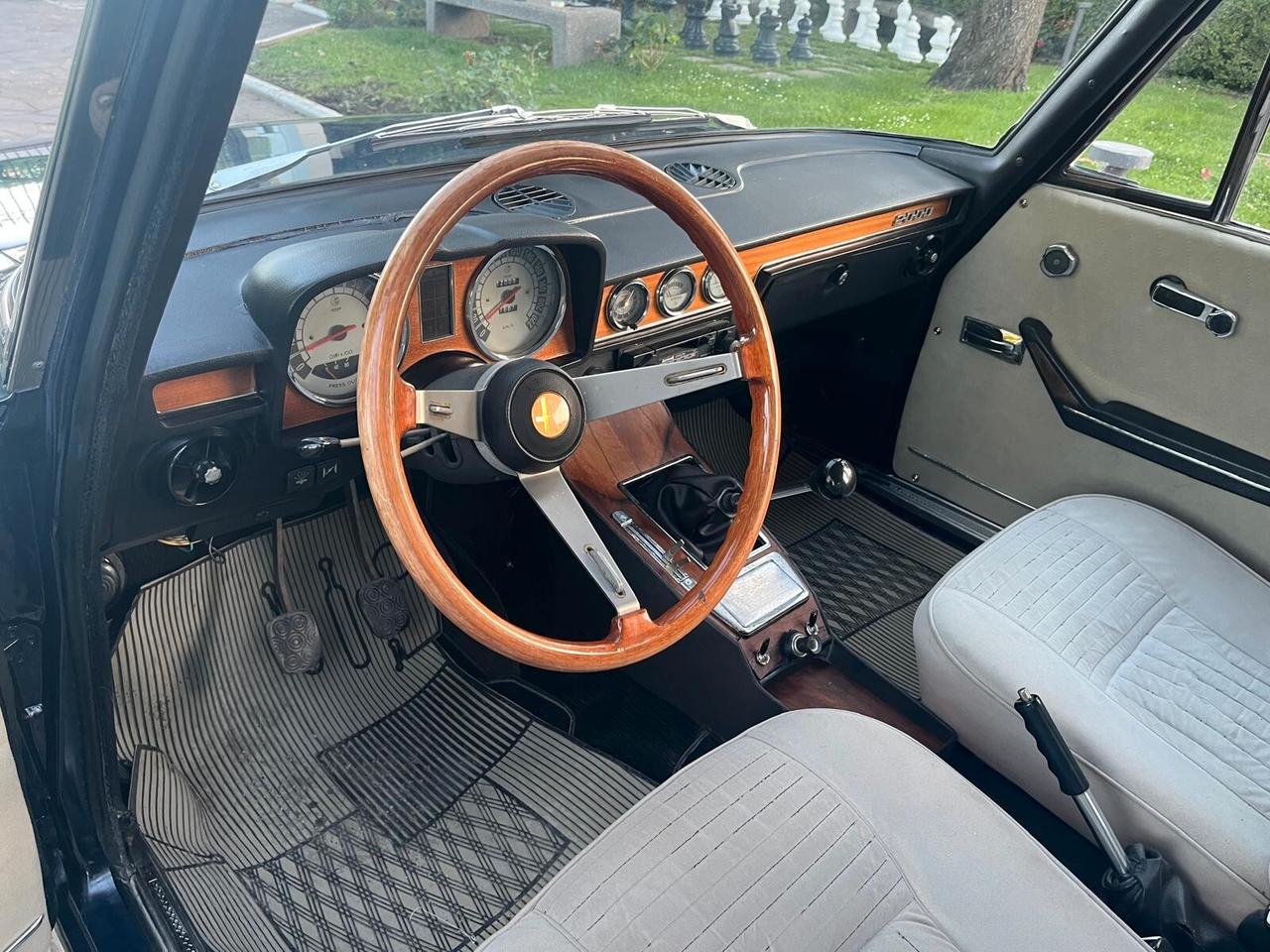 Alfa Romeo 2000 berlina