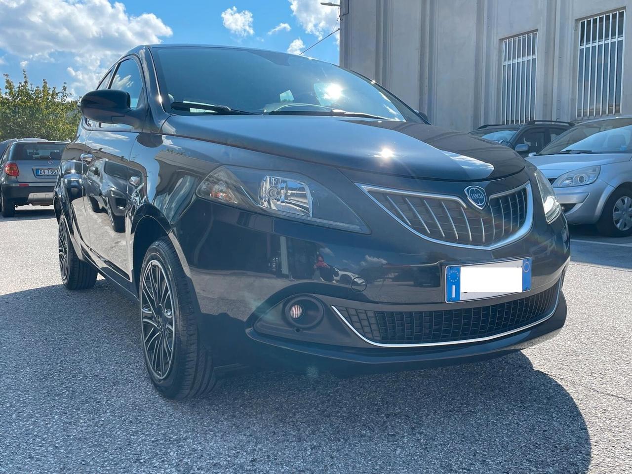 Lancia Ypsilon 1.0 FireFly S&S Hybryd Gold