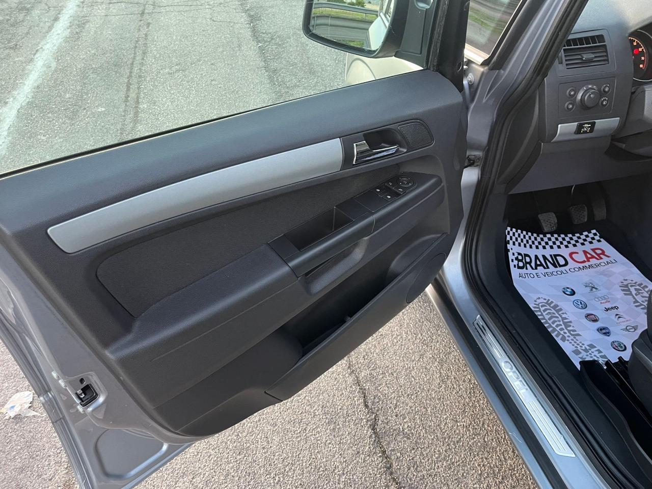 Opel Zafira 1.8 GPL-TECH Cosmo Unipro 2010