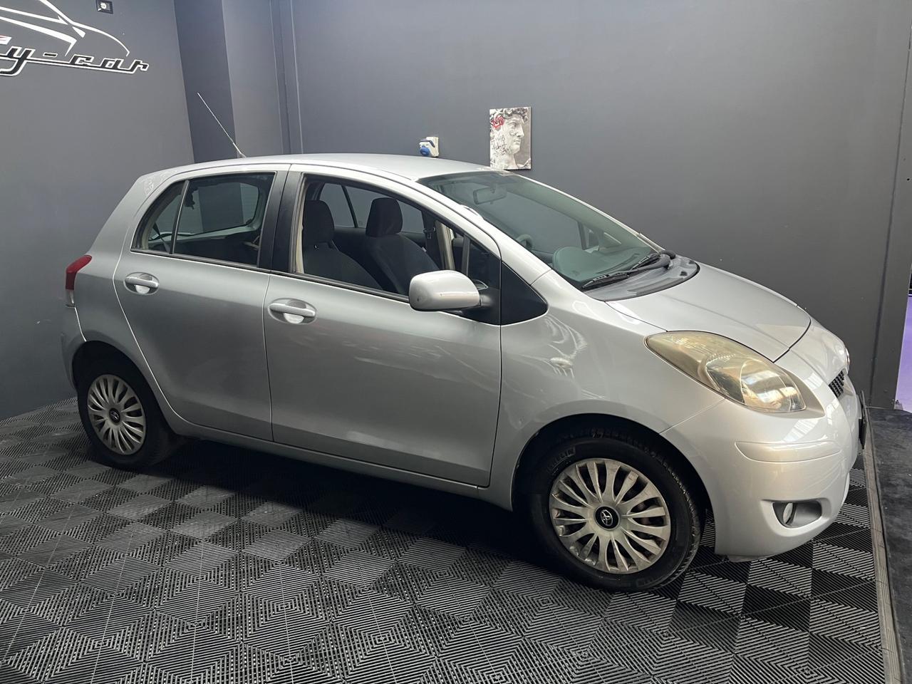 TOYOTA YARIS 1.0 BENZINA 68 CV – 2010